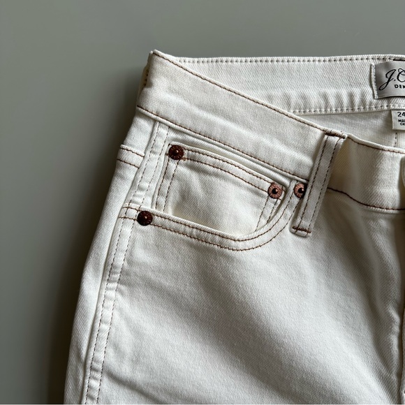 J.Crew 9” Vintage Straight Jean in White with Gold Stiching - Picture 5 of 6